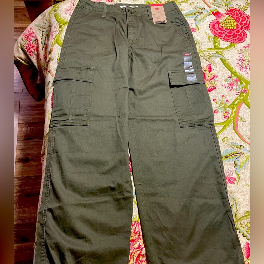 Levi's Olive Cargo Pants